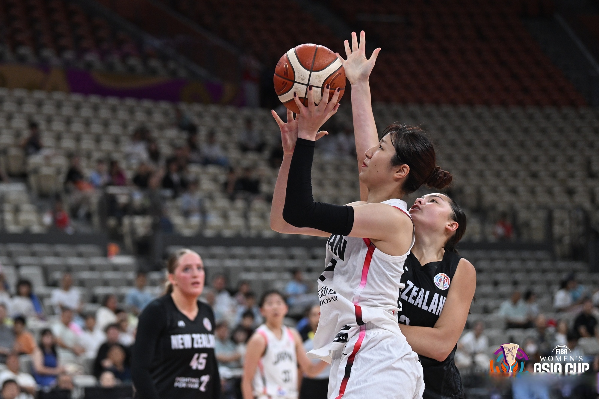 包含今夜全明星赛传出新动向,广州队伤情更新,管理层表态——悬念犹存,年轻球员得到机会的词条 包含今夜全明星赛传出新动向,广州队伤情更新,管理层表态——悬念犹存,年轻球员得到机会的词条