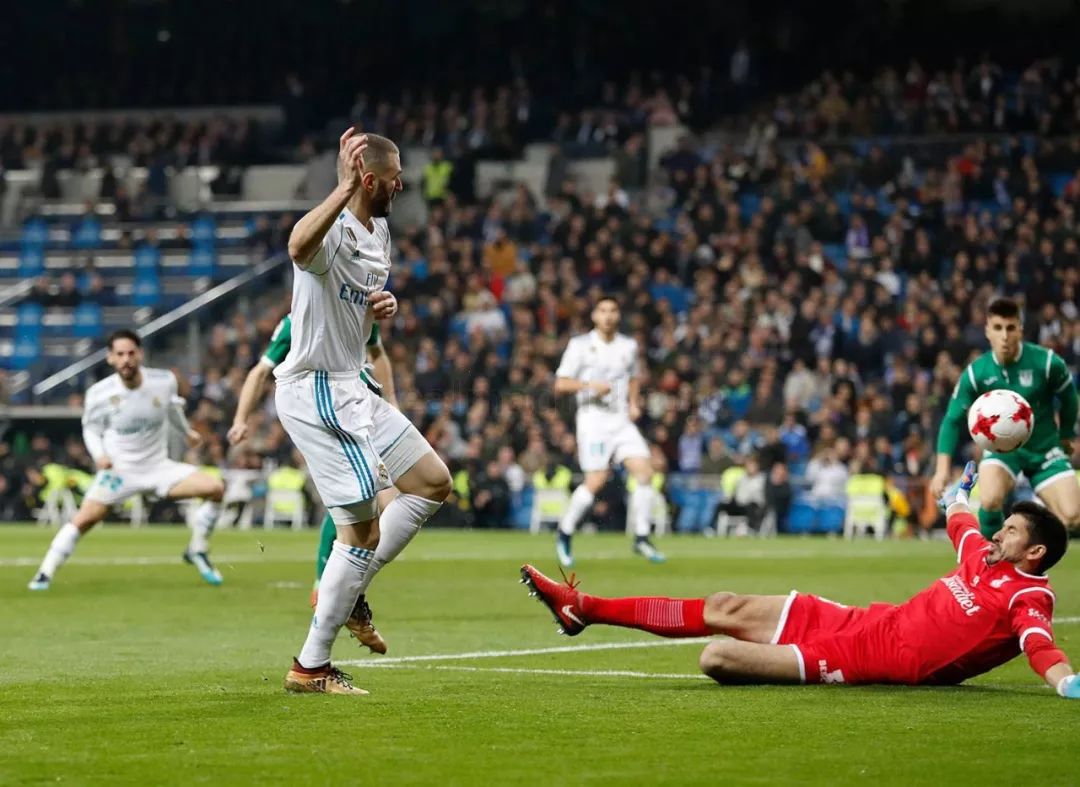 关于国王杯倒计时；深圳男篮清晨扳平良机；细节引发关注；媒体盛赞；控场能力受关注的信息